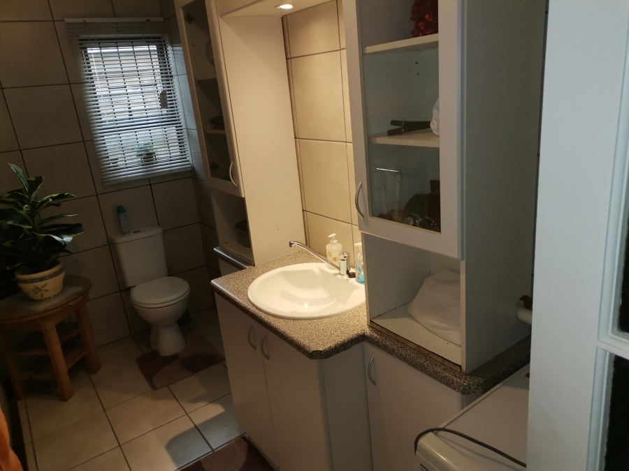 3 Bedroom Property for Sale in Kwanonqaba Western Cape